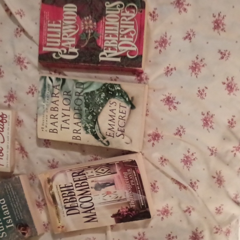 Assorted Book Collection - Picture 3 of 4